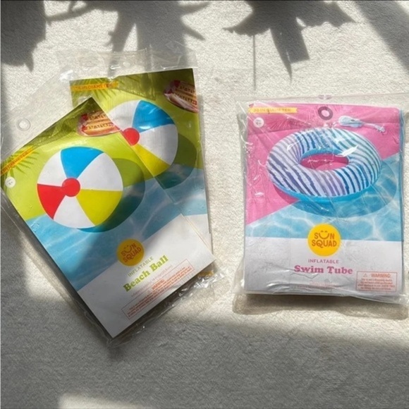 Sun Squad: Making Waves with Inflatable Fun!‎ - Picture 1 of 3